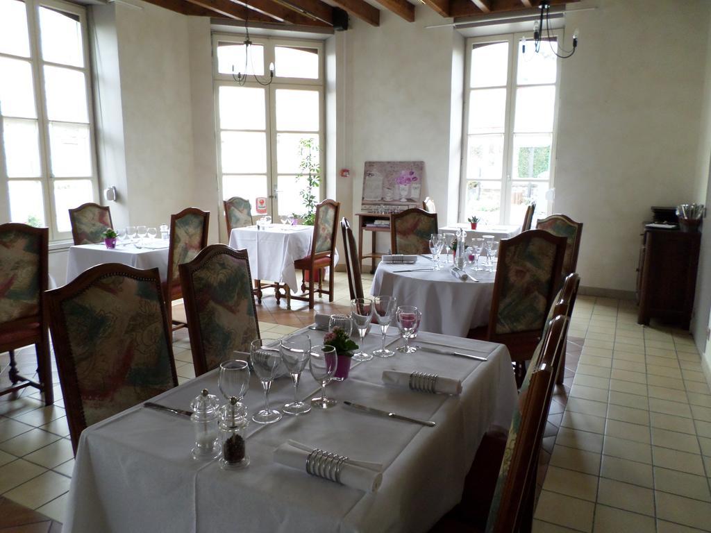 Le Relais De La Caleche 호텔 Saint-Denis-dʼAnjou 외부 사진